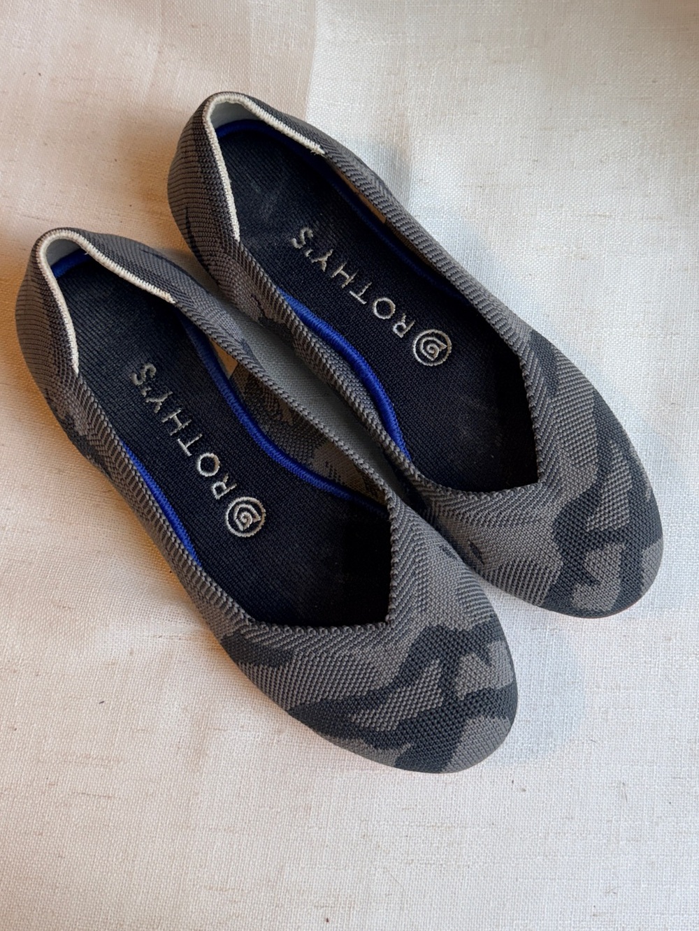 Rothy’s The Flat Gray Camo Red Sole Retired Knit Flats Size 7.5